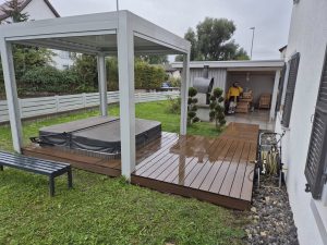 Passerelle vers Jacuzzi